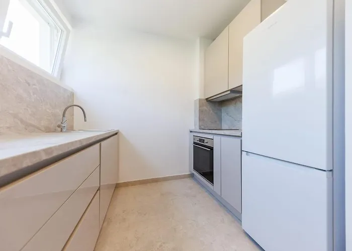 Apartment Novella *